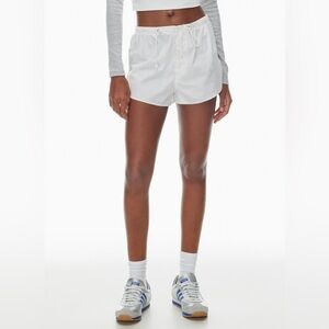 Aritzia TNA squad mini white short size s